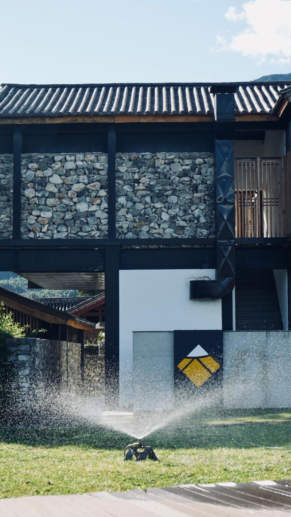 ロック ブティック ホテル 麗江市 エクステリア 写真